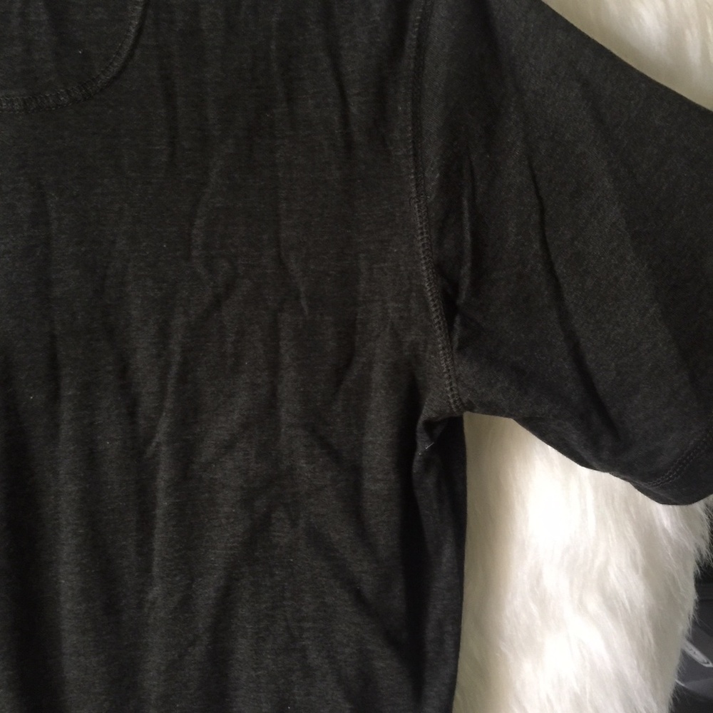 🌺 Basic Editions Layered Grey SS Tee Small - Picture 11 of 15